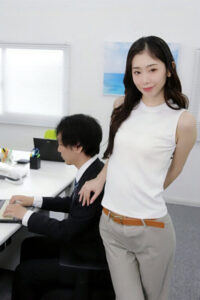 小松杏的全部 女上司誘惑已婚部下NTR及痴女肥皂浴調教劇情