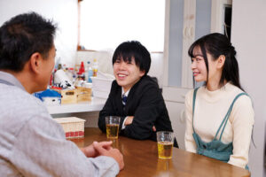 公公與懷孕活動 無精兒媳的誘惑 響乃うた