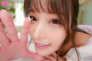 「看奈奈害羞的潮吹表情，幫我打手槍吧」耳邊激烈喘息與高潮浪叫包圍大昇天！潮吹展示自慰輔助！腦天直擊ASMR主觀 八木奈奈