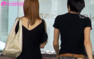 街頭搭訕實踐記錄 事情不該是這樣的… 在鏡頭前張開雙腿、呻吟、被多次逼出高潮的素人女孩