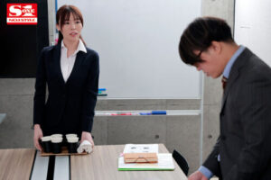 同房NTR 絕倫上司與新人社員的出差夜晚 黑島玲衣