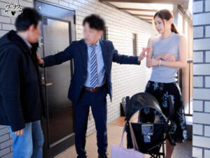 搬到隔壁公寓的魅惑單親媽媽與中出求愛性交 小松杏