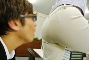 「啊工作中卻…別碰那裡啦～」對兼職媽媽動手的結果…4小時